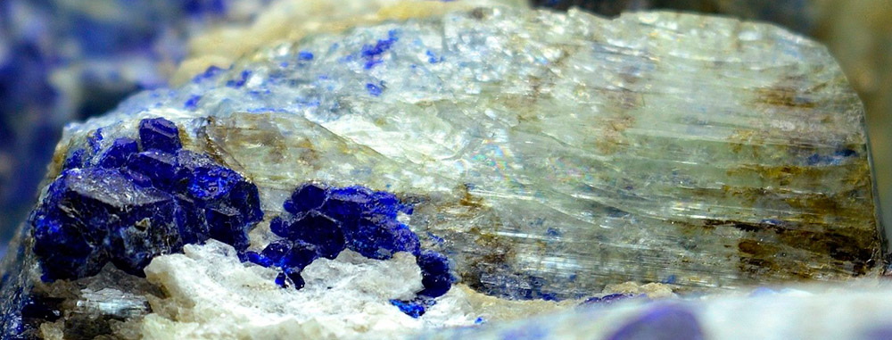 Cristaux de Hauyin dans la nature