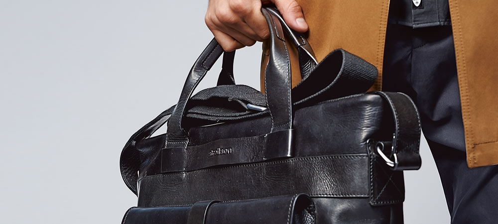 De combien de sacs un homme a-t-il besoin