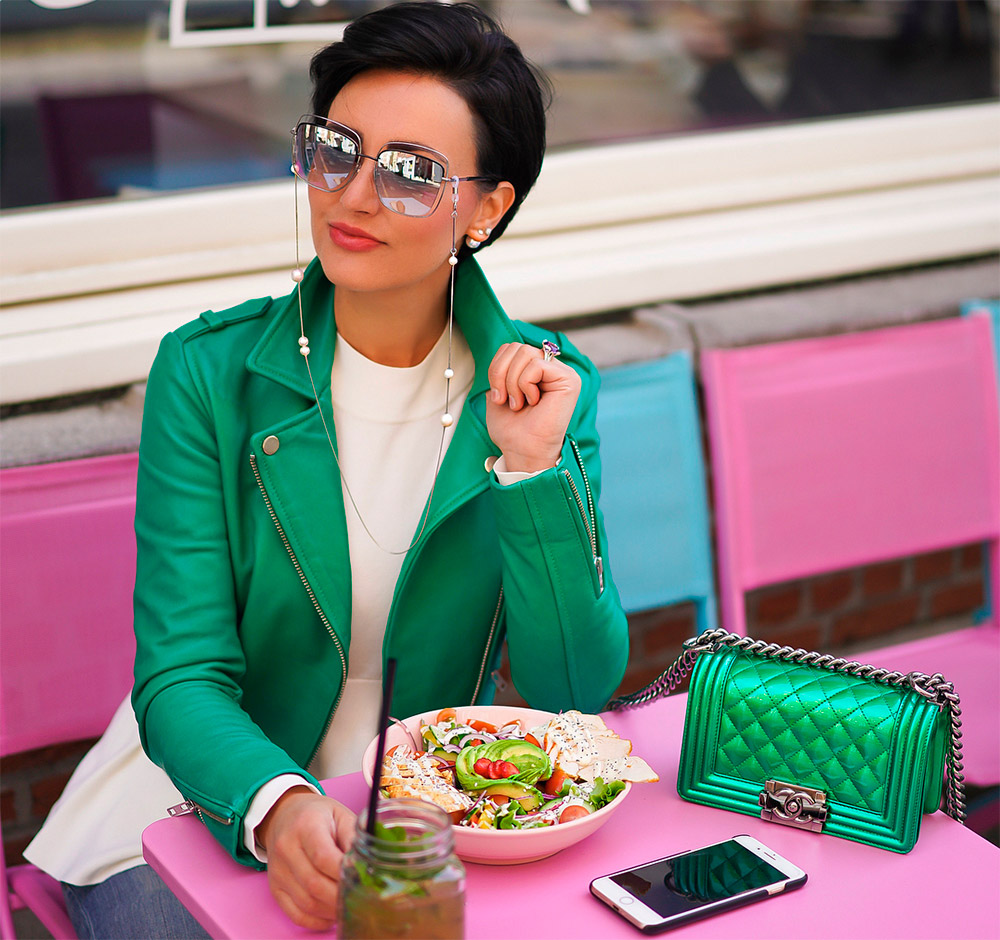 Lunettes de soleil sur chaîne
