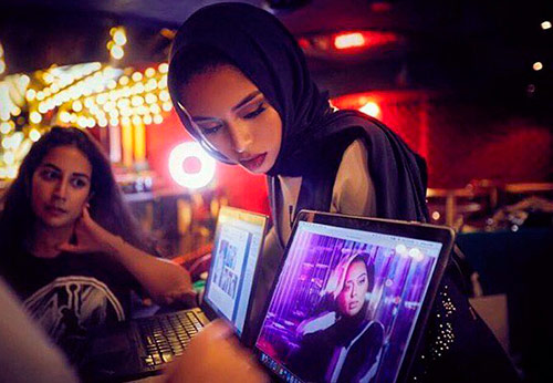 Des vêtements exquis pour les filles modestes de Diana Kotb