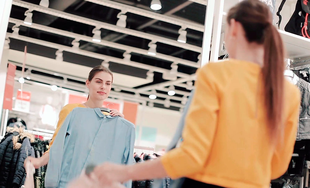 Comment les mauvais miroirs dans les magasins réduisent les ventes