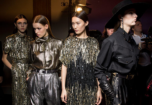 Looks à la mode d'Alberta Ferretti automne-hiver 2025-2026