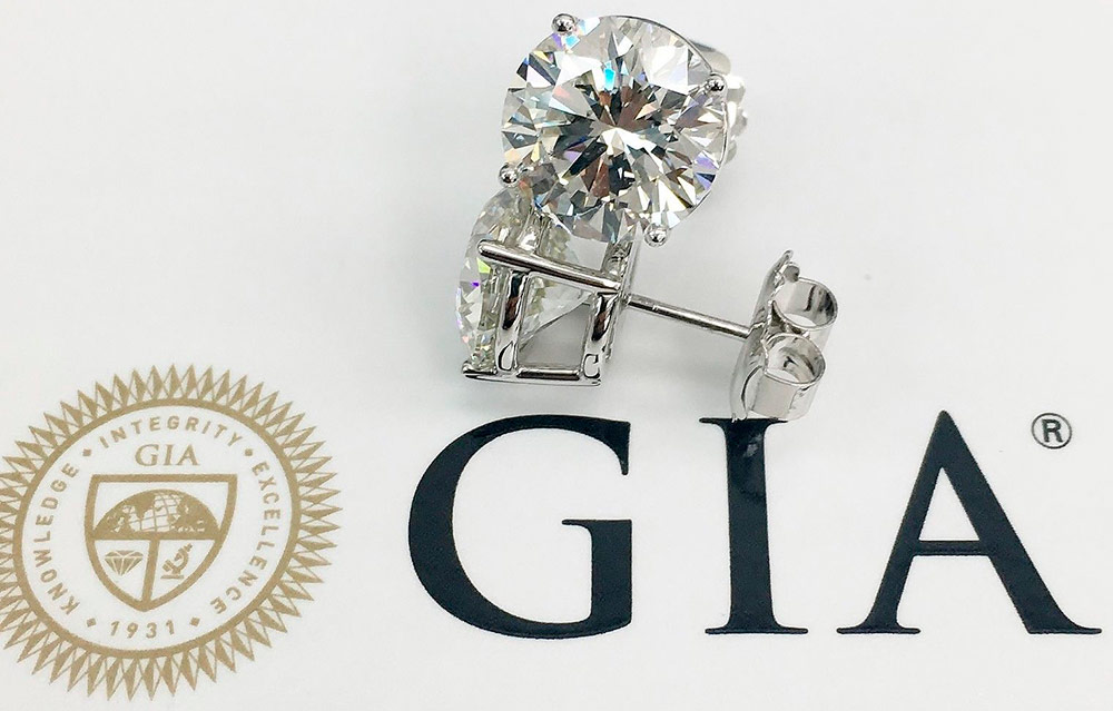 Boucles d'oreilles clous avec diamants