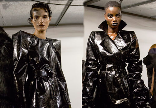 Fille à la mode vêtue de PVC