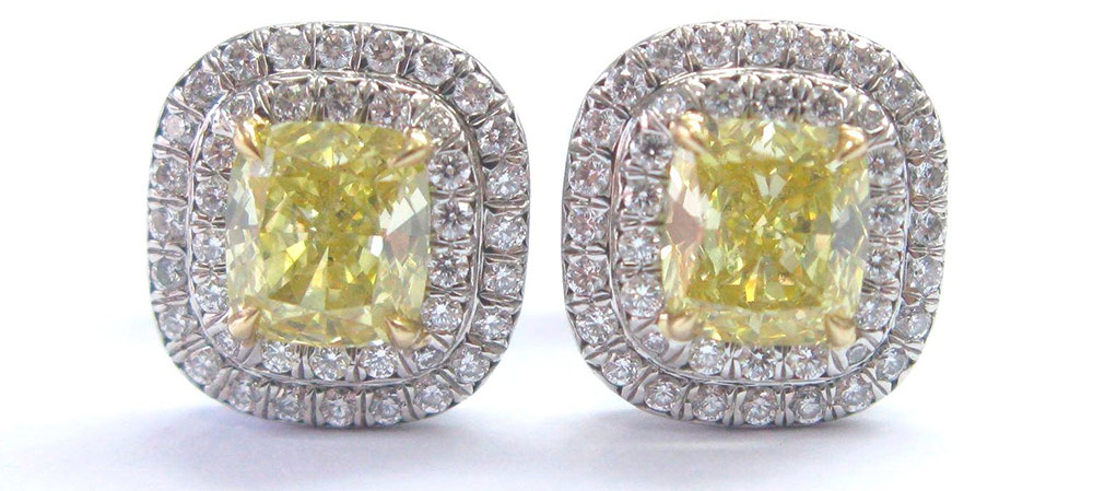 Boucles d'oreilles avec diamants jaunes