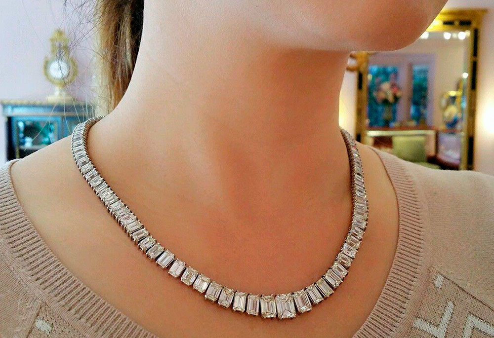 Collier pour une robe de soirée