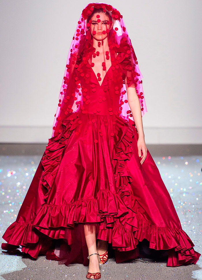 Belle robe de mariée rouge