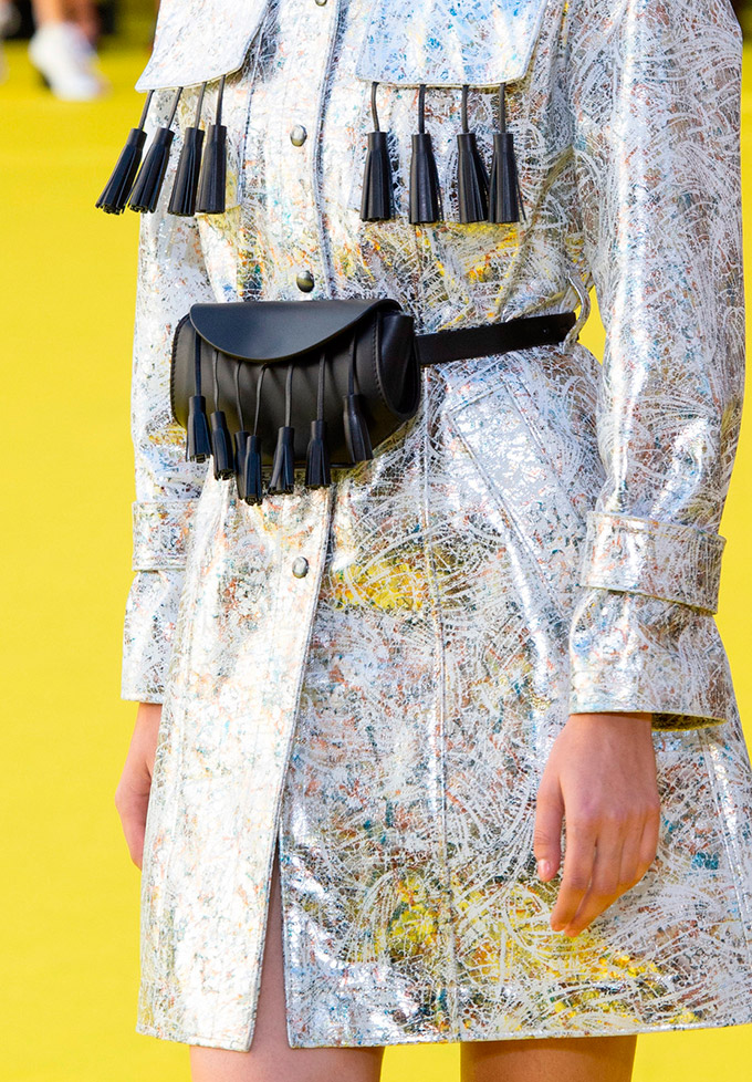 comme c'est beau de porter un sac ceinture