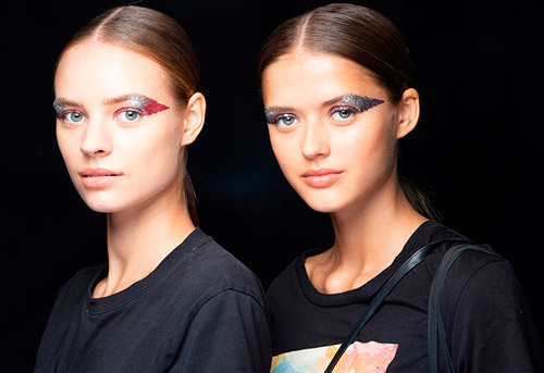 Maquillage de vacances bâclé du spectacle Tadashi Shoji