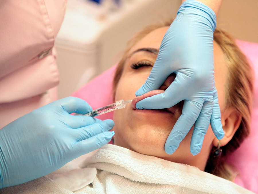 Comment agrandir les lèvres à la maison