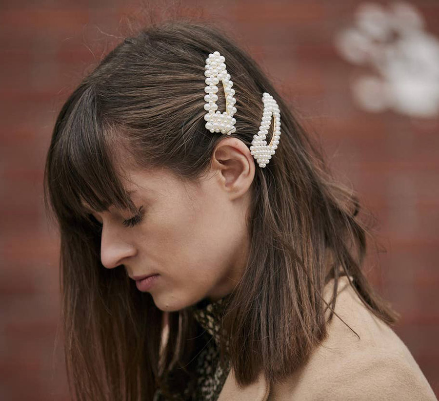 Comment porter des barrettes de perles