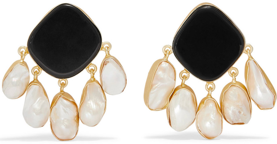 Les colliers et boucles d'oreilles avec coquillages sont les bijoux les plus en vogue