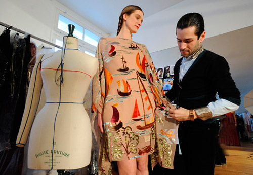 La success story du créateur de vêtements Alexis Mabille