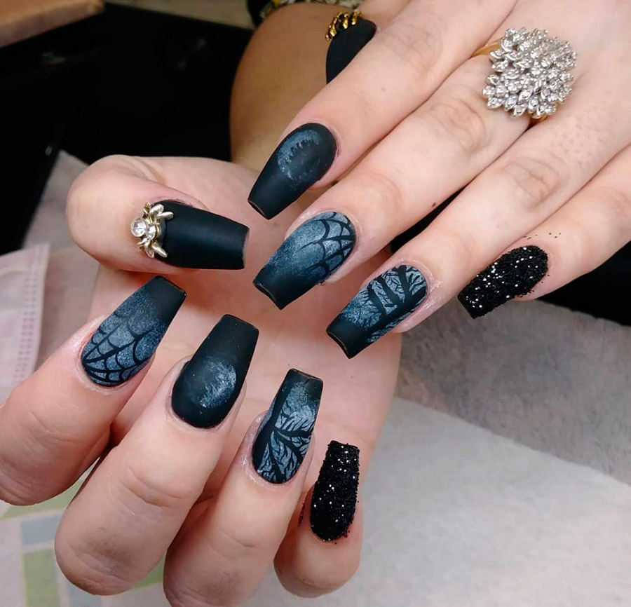 Manucure Halloween pour ongles courts et longs
