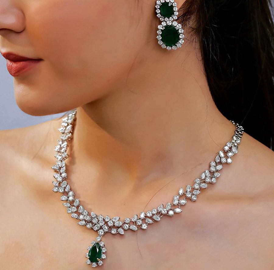 Collier avec moissanite