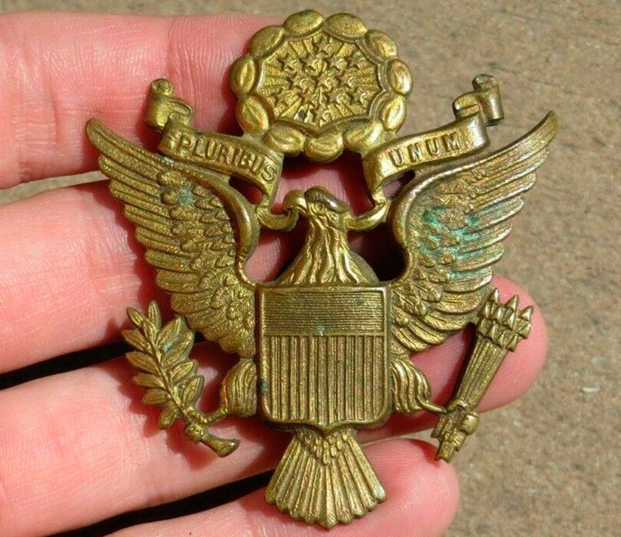 Badges en remplacement d'une broche