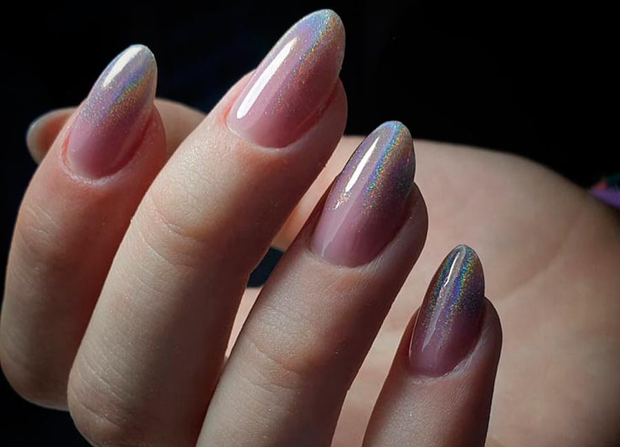 outils de manucure à la maison