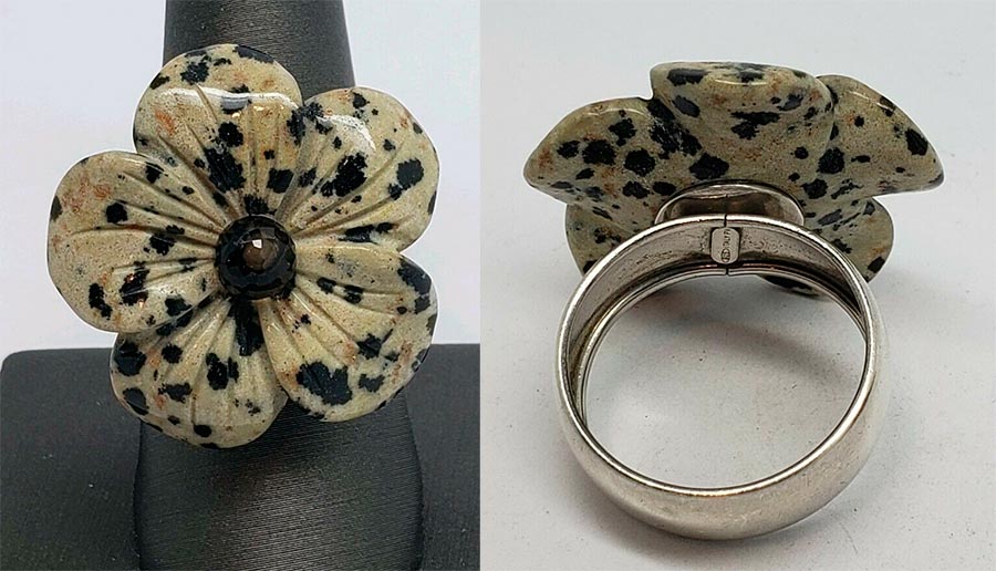 Bague-fleur en pierre