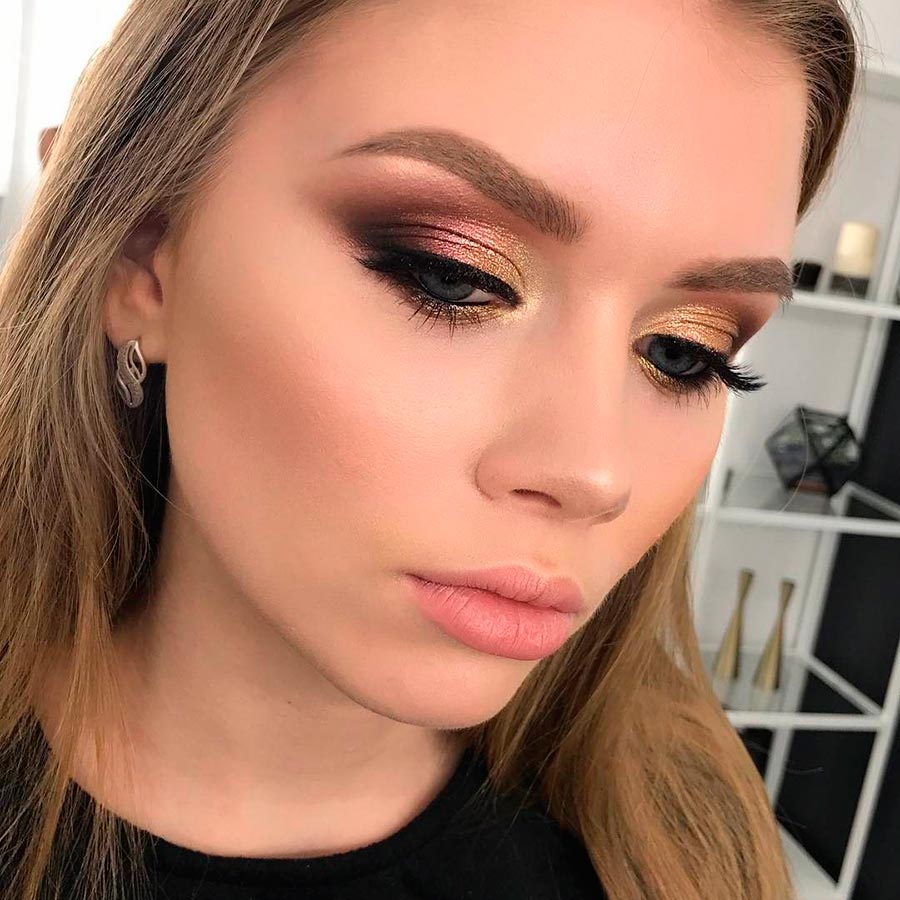 Maquillage parfait pour le 8 mars