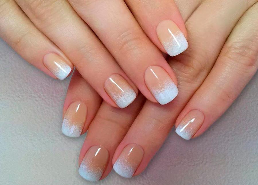 Ombre pour les ongles courts