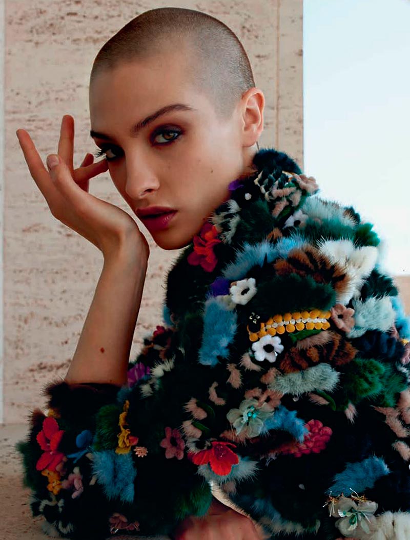 Coupe de cheveux chauve pour une fille