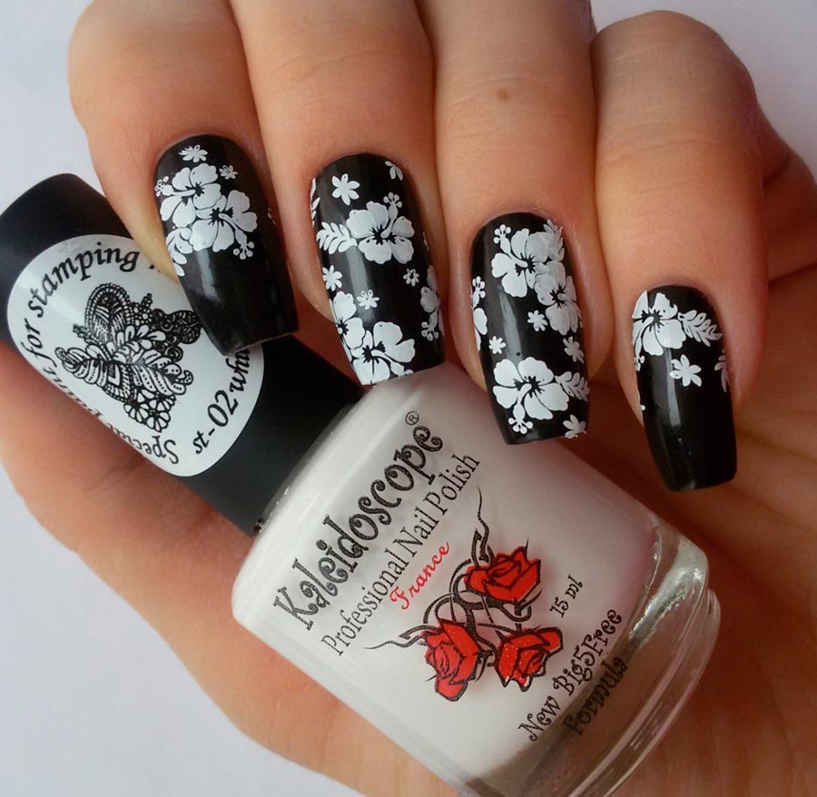 Manucure à la mode pour l'été