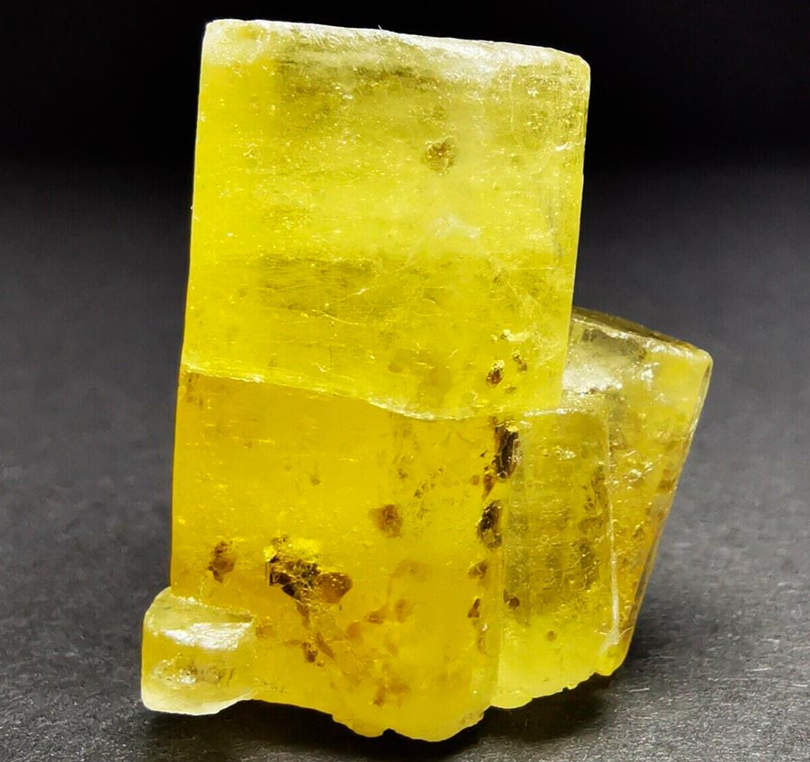 Pierre Héliodore : propriétés de la pierre du soleil et décoration