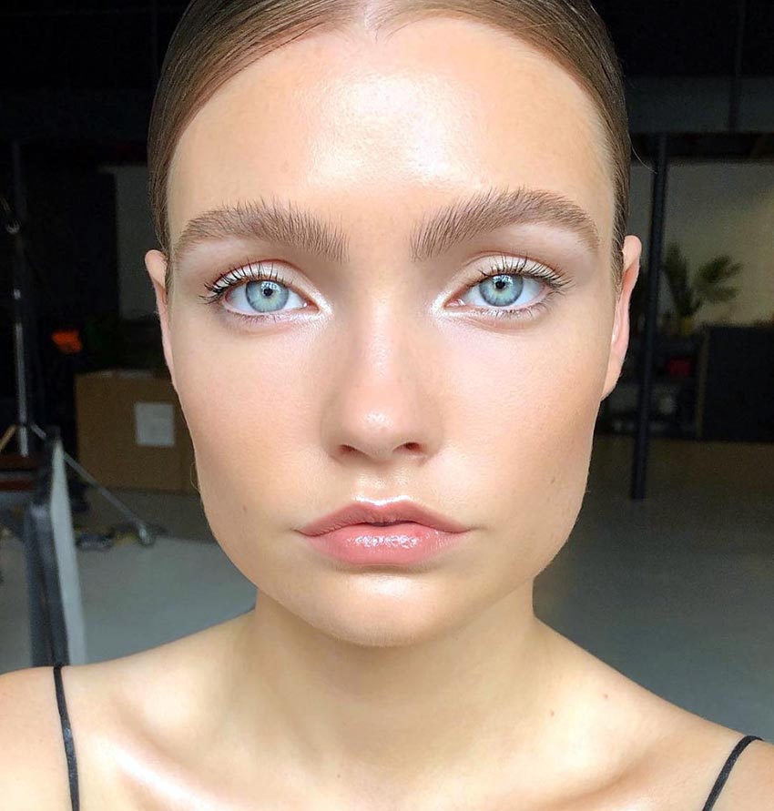 sourcils naturels clairs