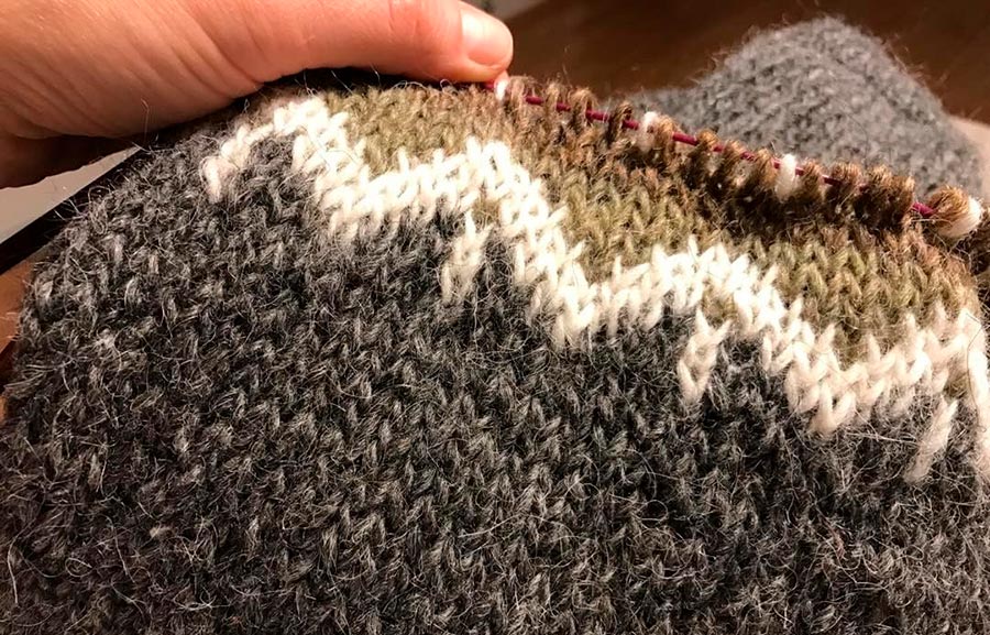 Beaux pulls confortables avec des ornements d'Islande