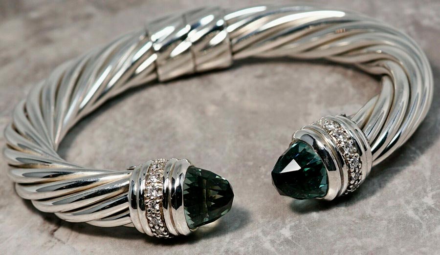 Bracelet en argent avec pierres