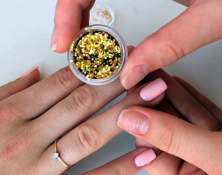 Paillettes pour manucure