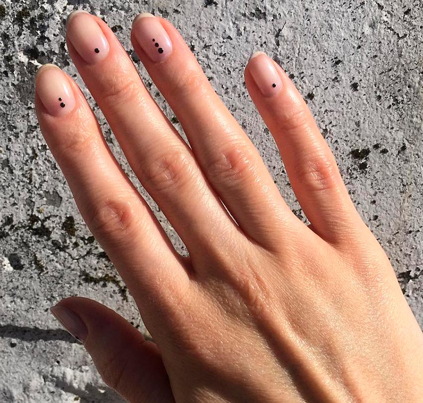 La manucure ne nécessite pas de correction pendant longtemps