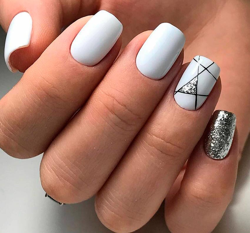 Manucure blanche comme neige