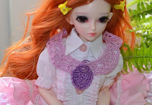 Cols en dentelle pour robes et chemisiers : des looks élégants