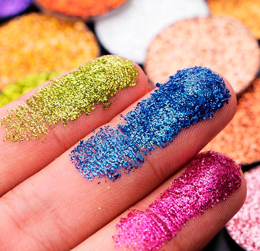 Paillettes dans le maquillage