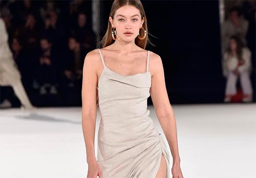 Tendance cet été : la robe en coton à volants